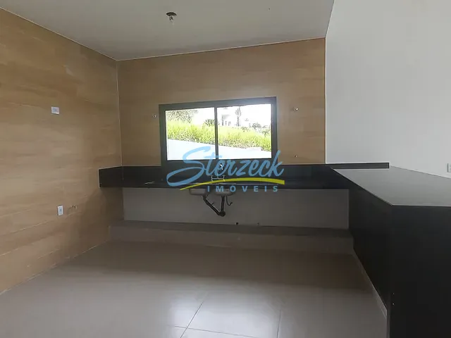 Casa 3 quartos e 4 banheiros, à venda, no bairro Rainha em Louveira