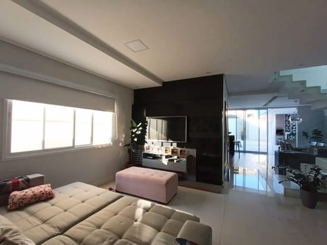 Casa com 288m² 3 quartos e 4 banheiros, para alugar, no bairro Urbanova em São José dos Campos