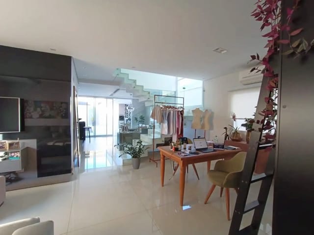 Casa com 288m² 3 quartos e 4 banheiros, para alugar, no bairro Urbanova em São José dos Campos