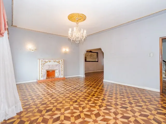 Casa com 505m² 4 quartos e 3 banheiros, à venda, no bairro Rebouças em Curitiba