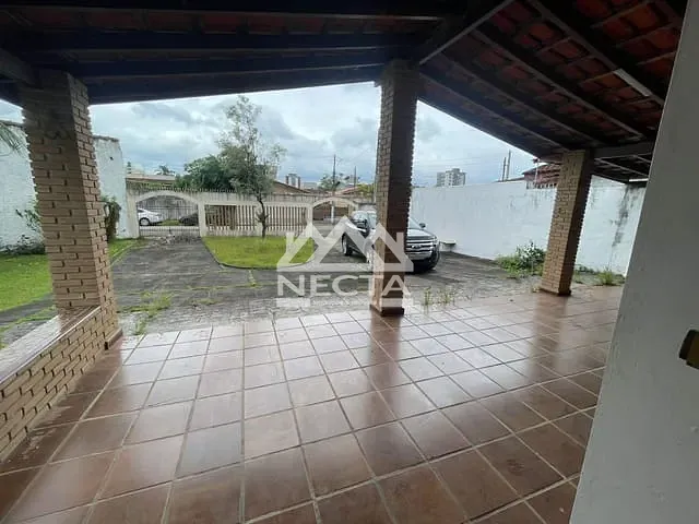 Casa com 668m² 2 quartos e 2 banheiros, à venda, no bairro Indaiá em Caraguatatuba