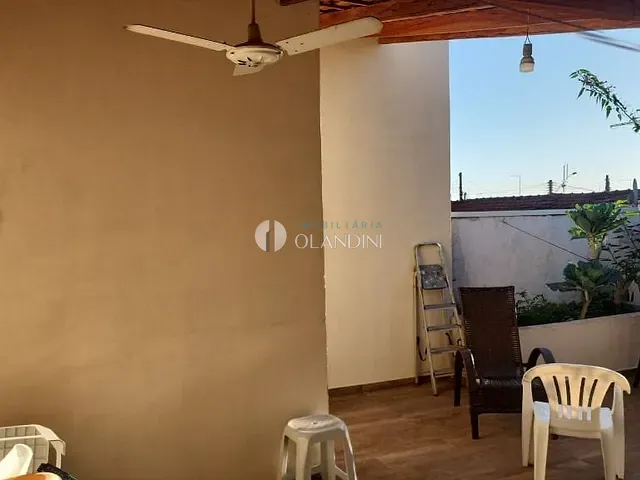 Casa com 200m² 3 quartos e 2 banheiros, à venda, no bairro Planalto em Artur Nogueira