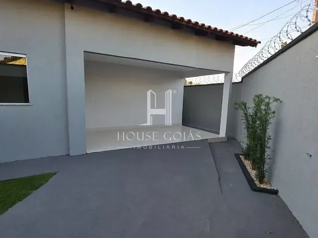 Casa com 180m² 3 quartos e 1 banheiro, à venda, no bairro Residencial Santa Fé em Goiânia