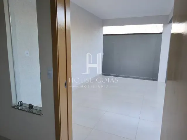 Casa com 180m² 3 quartos e 1 banheiro, à venda, no bairro Residencial Santa Fé em Goiânia