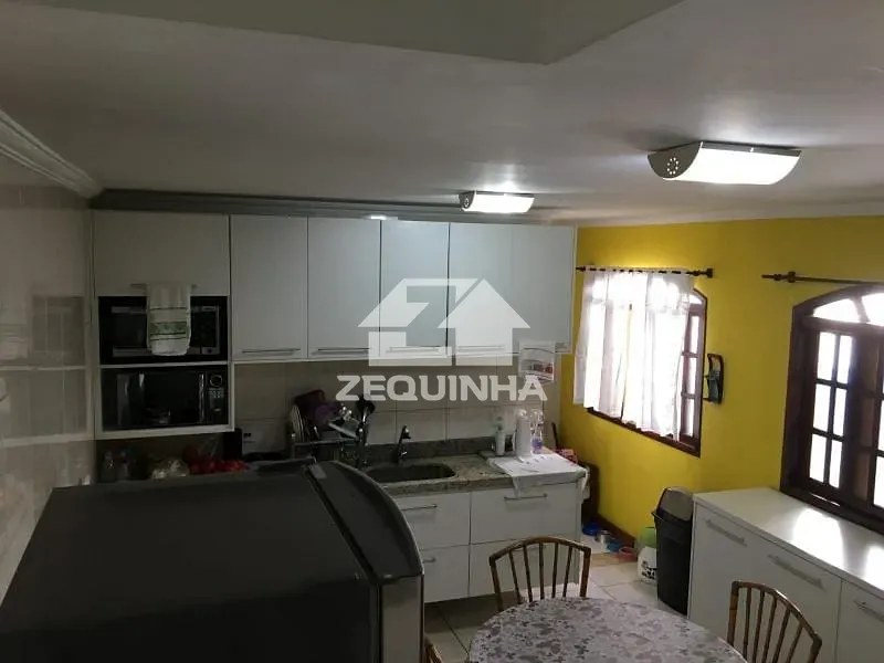 Casa, 5 quartos, 237 m² - Foto 4