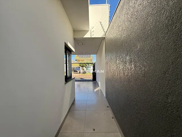 Casa com 230m² 3 quartos e 3 banheiros, à venda, no bairro Jardim Guaporé em Maringá