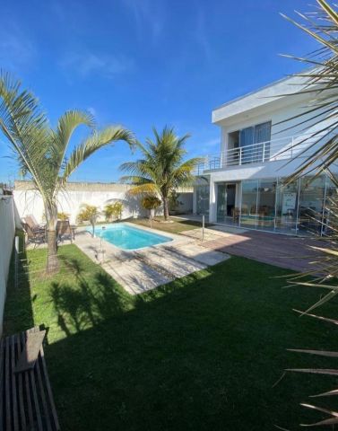 Sobrado com 425m² 4 quartos e 3 banheiros, à venda, no bairro Nossa Senhora do Perpétuo Socorro em Pindamonhangaba