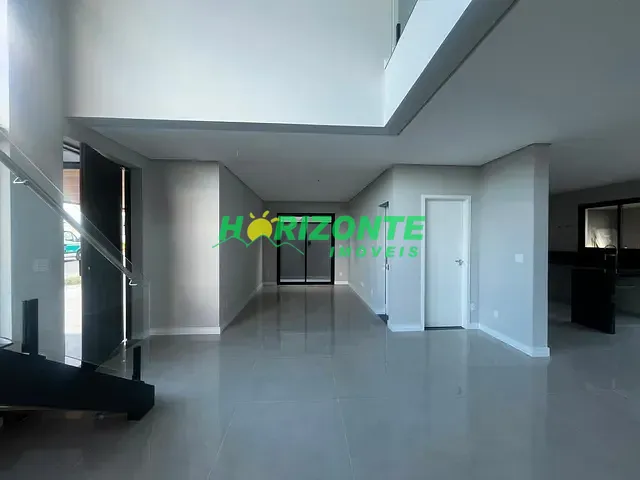 Casa com 257m² 4 quartos e 5 banheiros, à venda, no bairro Residencial São Francisco em São José dos Campos