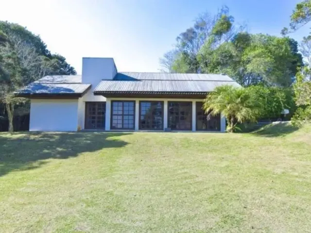 Casa com 10481m² 5 quartos e 7 banheiros, à venda, no bairro Pilarzinho em Curitiba