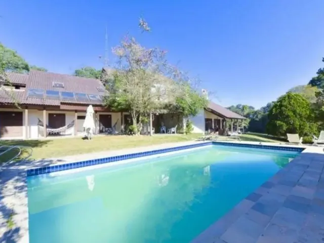 Casa com 10481m² 5 quartos e 7 banheiros, à venda, no bairro Pilarzinho em Curitiba