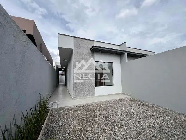 Casa com 125m² 2 quartos e 1 banheiro, à venda, no bairro Balneário dos Golfinhos em Caraguatatuba