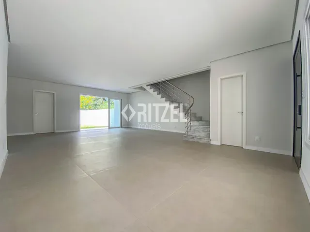 Casa com 250m² 3 quartos e 3 banheiros, à venda, no bairro Hamburgo Velho em Novo Hamburgo