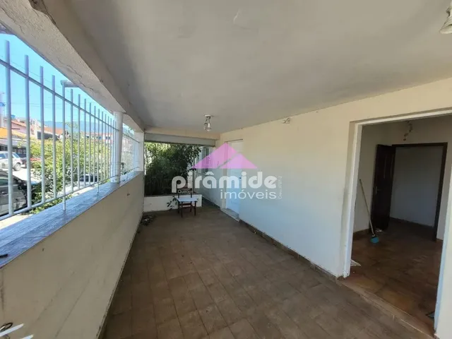 Casa com 370m² 2 quartos e 2 banheiros, para alugar, no bairro Centro em Caraguatatuba