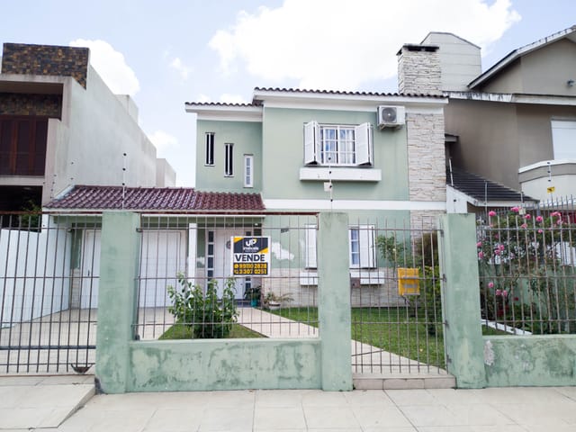 Casa com 525m² 3 quartos e 4 banheiros, à venda, no bairro Areal em Pelotas