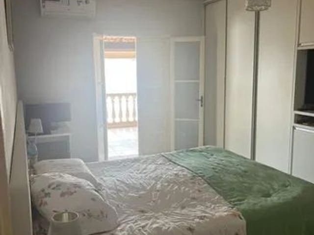 Casa com 250m² 2 quartos e 2 banheiros, à venda, no bairro Residencial Estoril em Taubaté