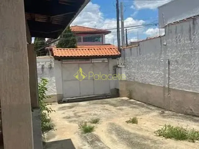 Casa com 250m² 2 quartos e 2 banheiros, à venda, no bairro Residencial Estoril em Taubaté