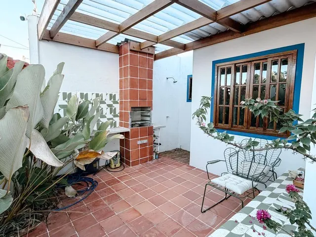 Casa com 75m² 2 quartos e 2 banheiros, à venda, no bairro Vale das Palmeiras em Macaé