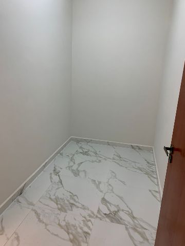 Casa com 250m² 3 quartos e 1 banheiro, à venda, no bairro Vila Suiça em Pindamonhangaba