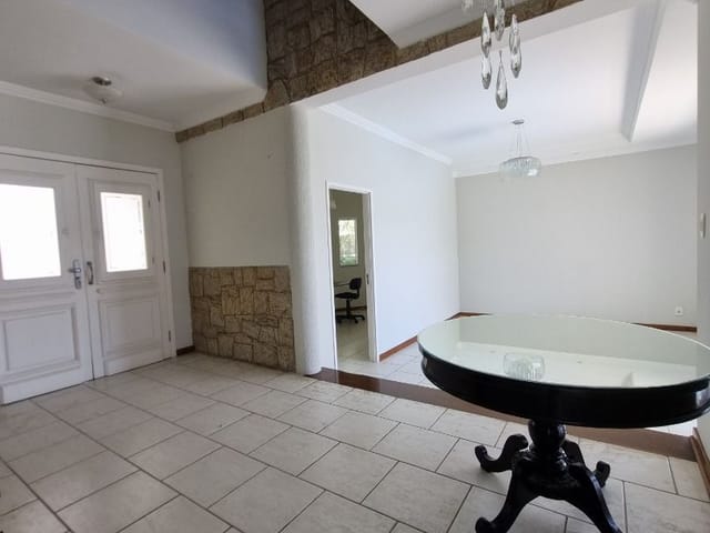 Casa com 802m² 4 quartos e 4 banheiros, à venda ou para alugar, no bairro Urbanova em São José dos Campos