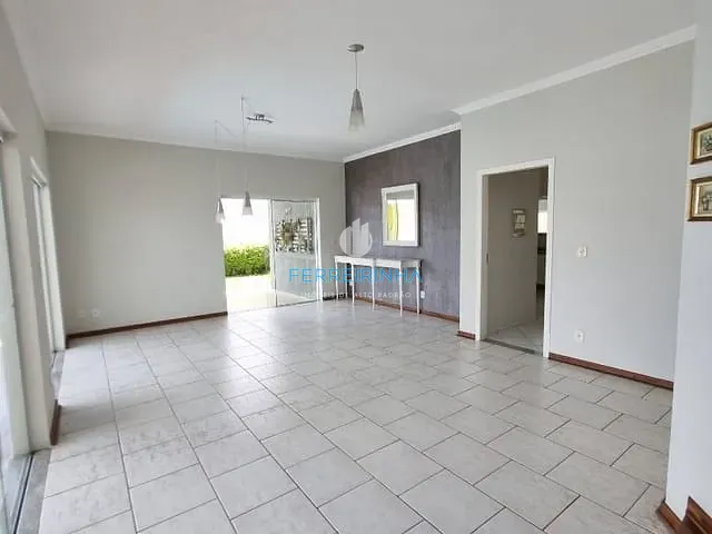 Casa com 658m² 4 quartos e 4 banheiros, à venda ou para alugar, no bairro Urbanova em São José dos Campos