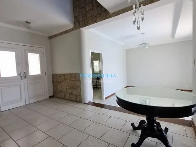 Casa com 658m² 4 quartos e 4 banheiros, à venda ou para alugar, no bairro Urbanova em São José dos Campos