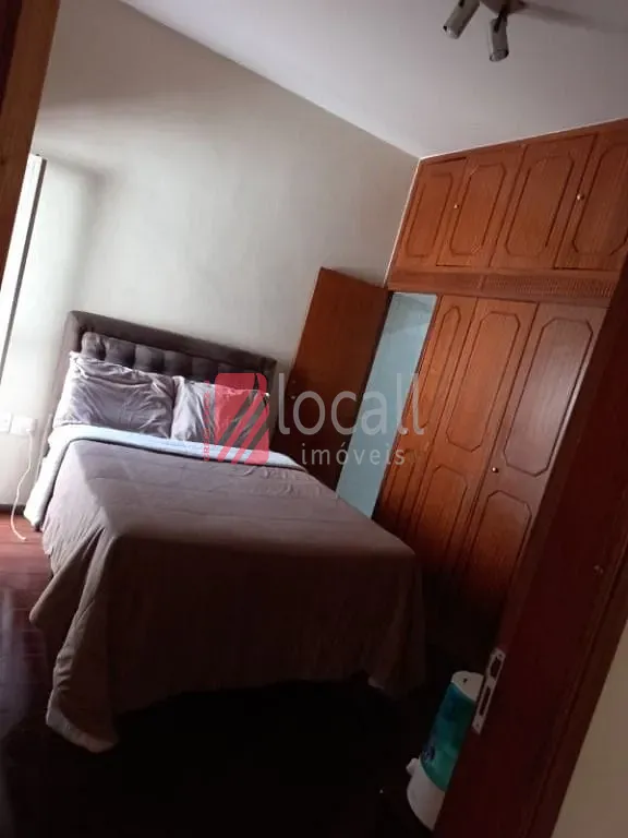 Casa com 3 quartos à venda, 243m² — foto 8 de 17
