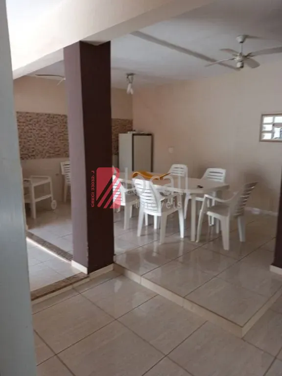 Casa com 3 quartos à venda, 243m² — foto 15 de 17