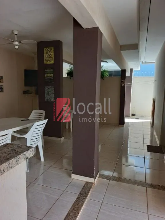 Casa com 3 quartos à venda, 243m² — foto 14 de 17