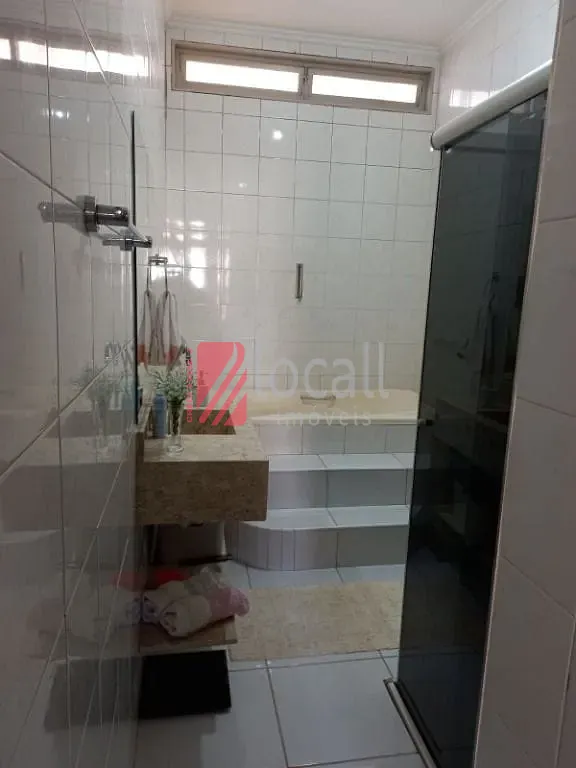 Casa com 3 quartos à venda, 243m² — foto 12 de 17