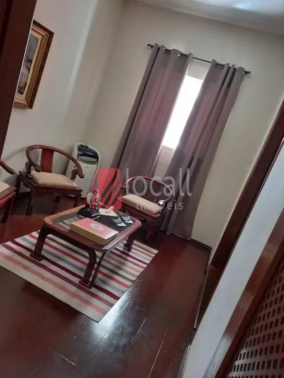 Casa com 3 quartos à venda, 243m² — foto 3 de 17