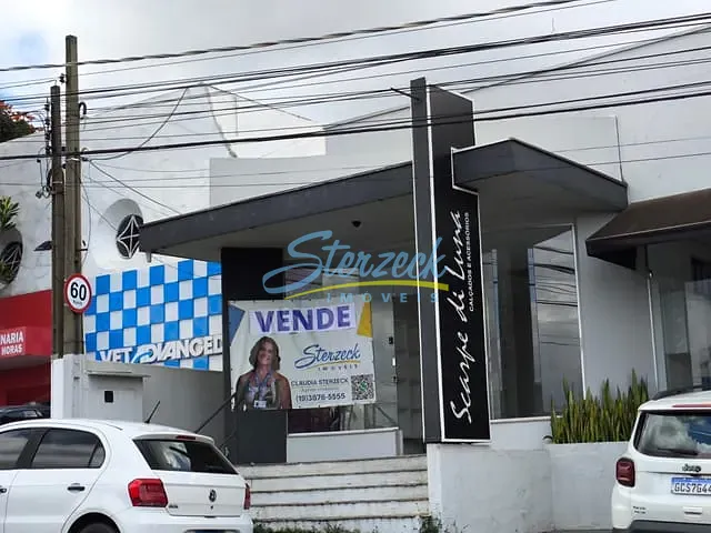 Casa à venda ou para alugar, no bairro Centro em Vinhedo