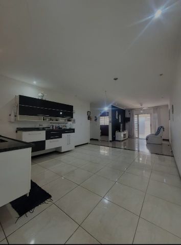 Casa com 250m² 2 quartos e 1 banheiro, à venda, no bairro Vila Suiça em Pindamonhangaba