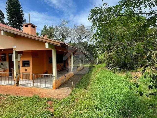 Casa 3 quartos e 2 banheiros, para alugar, no bairro interior em Teutônia