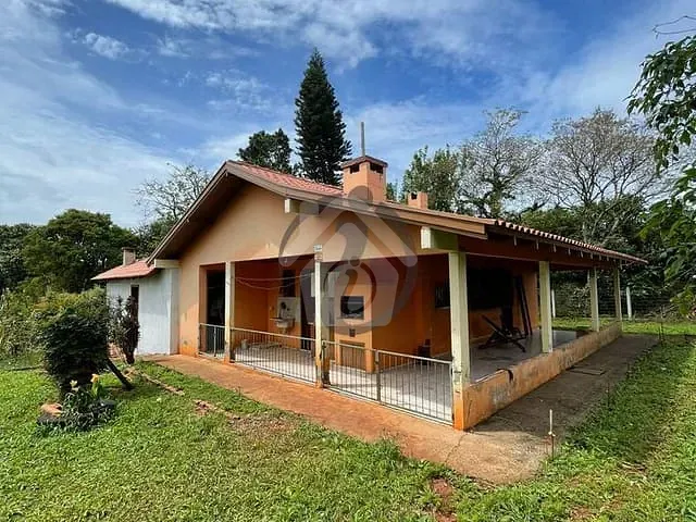 Casa 3 quartos e 2 banheiros, para alugar, no bairro interior em Teutônia