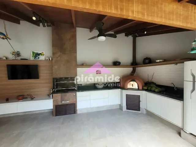 Casa com 840m² 3 quartos e 3 banheiros, à venda, no bairro Mar Verde em Caraguatatuba