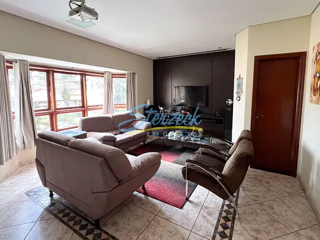 Casa com 370m² 4 quartos e 3 banheiros, à venda, no bairro Villaggio Capríccio em Louveira