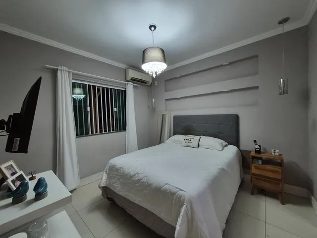Casa com 450m² 4 quartos e 3 banheiros, à venda, no bairro Glória em Macaé