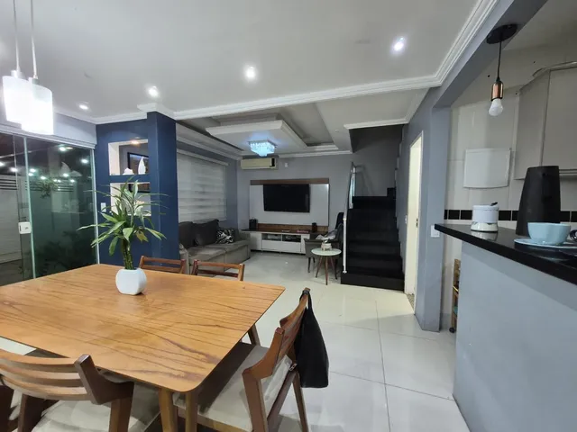 Casa com 450m² 4 quartos e 3 banheiros, à venda, no bairro Glória em Macaé