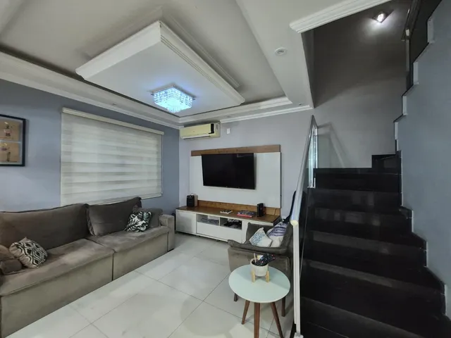 Casa com 450m² 4 quartos e 3 banheiros, à venda, no bairro Glória em Macaé