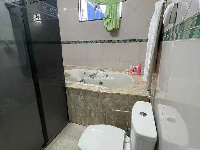 Casa 5 quartos e 4 banheiros, à venda, no bairro Parque da Gávea em Maringá