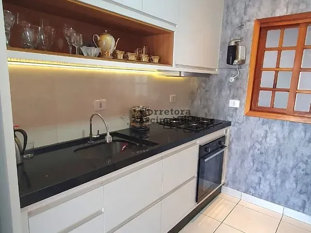 Casa com 140m² 3 quartos e 1 banheiro, para alugar, no bairro Villa Branca em Jacareí