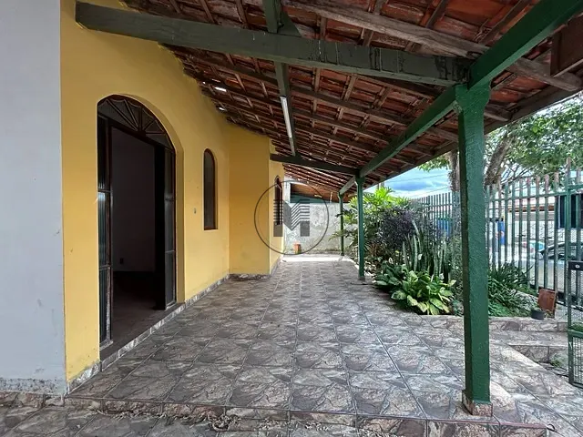 Casa 2 quartos e 2 banheiros, à venda, no bairro Parque São Luís em Taubaté