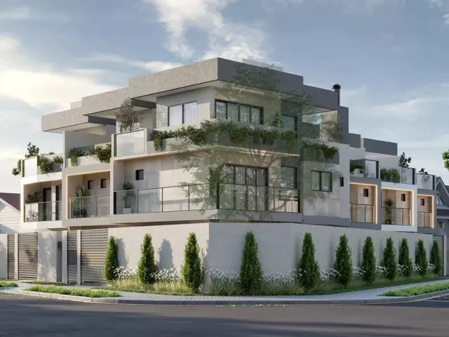 Casa 3 quartos e 5 banheiros, à venda, no bairro Água Verde em Curitiba