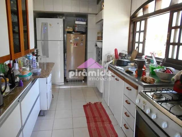 Casa com 250m² 3 quartos e 1 banheiro, à venda, no bairro Jardim Nova América em São José dos Campos
