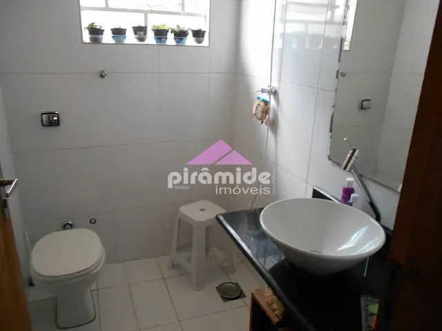 Casa com 250m² 3 quartos e 1 banheiro, à venda, no bairro Jardim Nova América em São José dos Campos