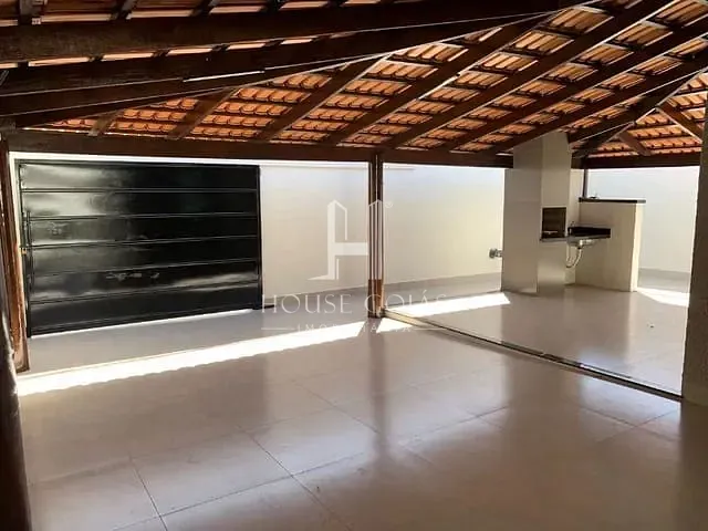 Casa com 264m² 3 quartos e 1 banheiro, à venda, no bairro Jardim Mont Serrat em Aparecida de Goiânia