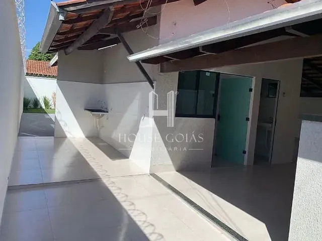 Casa com 264m² 3 quartos e 1 banheiro, à venda, no bairro Jardim Mont Serrat em Aparecida de Goiânia