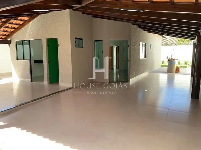 Casa com 264m² 3 quartos e 1 banheiro, à venda, no bairro Jardim Mont Serrat em Aparecida de Goiânia