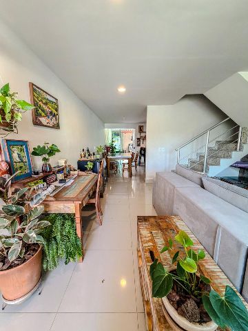 Casa 3 quartos e 3 banheiros, à venda, no bairro Jardim Vitória em Macaé