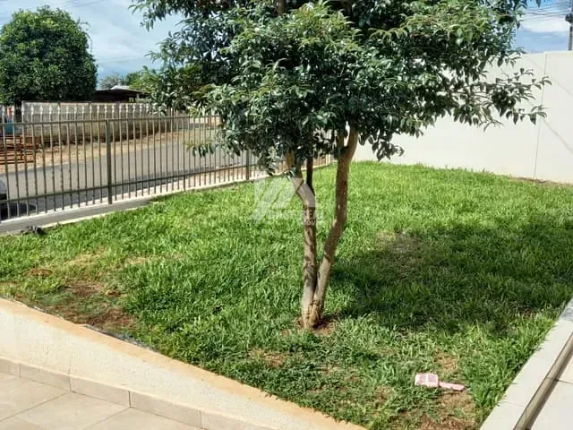 Casa com 312m² 2 quartos e 2 banheiros, à venda, no bairro Industrial em Guarapuava